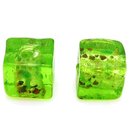 Håndlavet firkantet glas perle grøn  8 / 1,5 mm - 4 stk