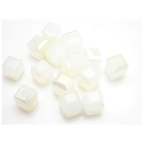 Firkantet elektro glasperle 4 x 4/ 1 mm - hvid-  14 STK