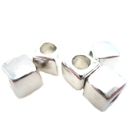 Firkantet sølv metal perle 6 / 4 - 8 stk