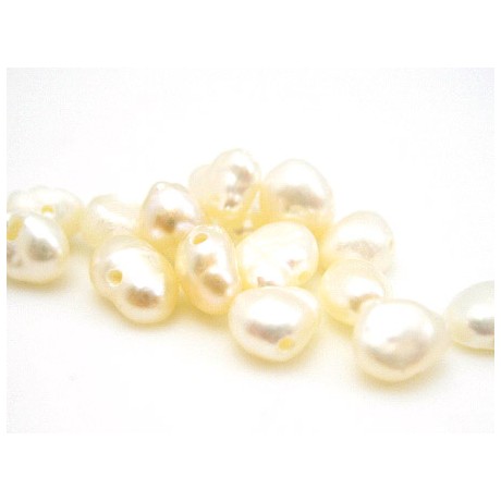 Ferskvandsperle 6 -8 mm  creme - 14 stk